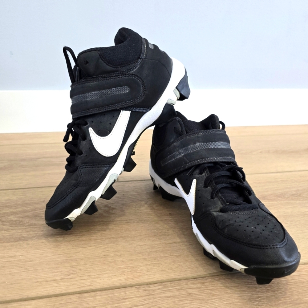 Nike Fastflex Cleats A07956-001 Size 8 Men’s Baseball Black & White Shoes